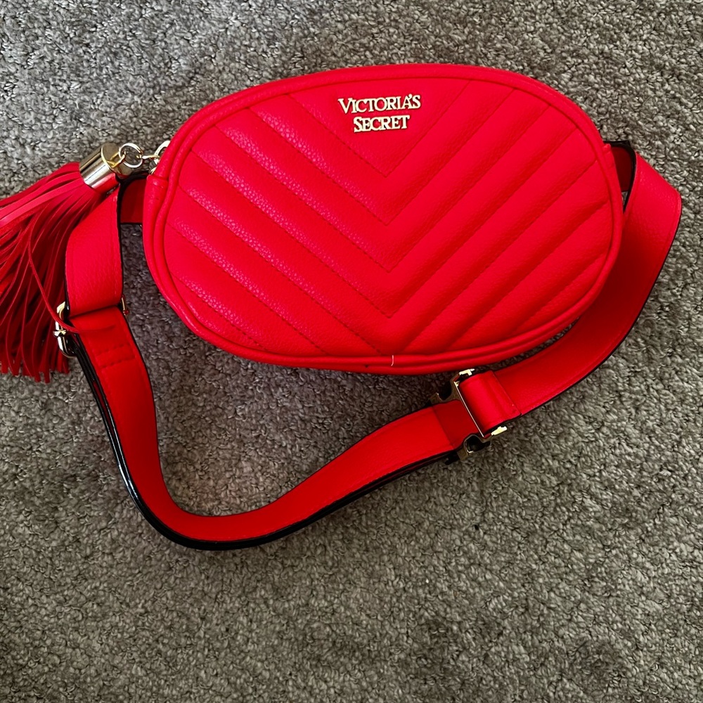 One wear only👜 bag women beautiful belt bag🧡🧡 VICTORIA’S SECRET💄💋